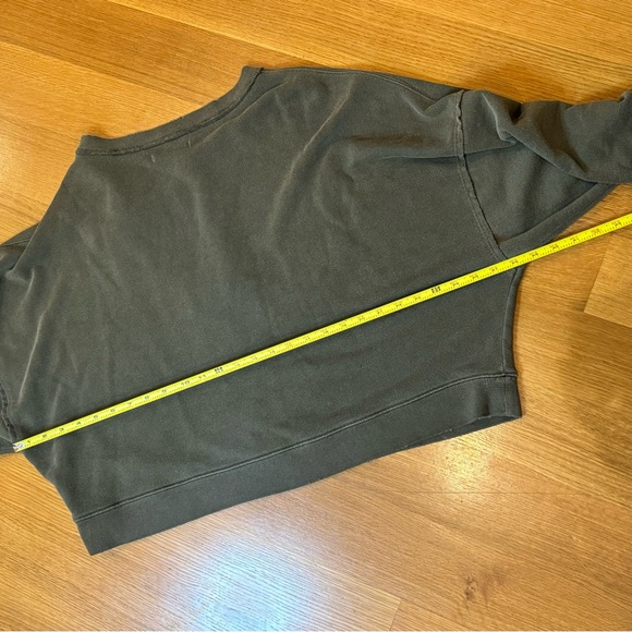We The Free Olive Green Sweatshirt Size Medium Oversized Grunge, Cozy, Preppy - Picture 5 of 6